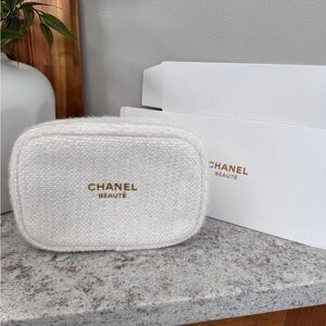 Chanel Beauté White Cosmetic Bag